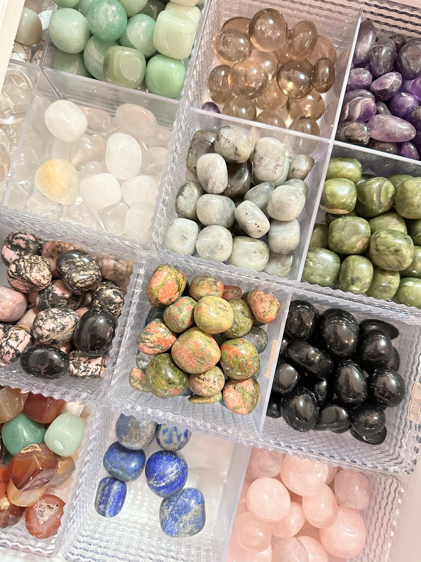 Tumbled crystal pieces