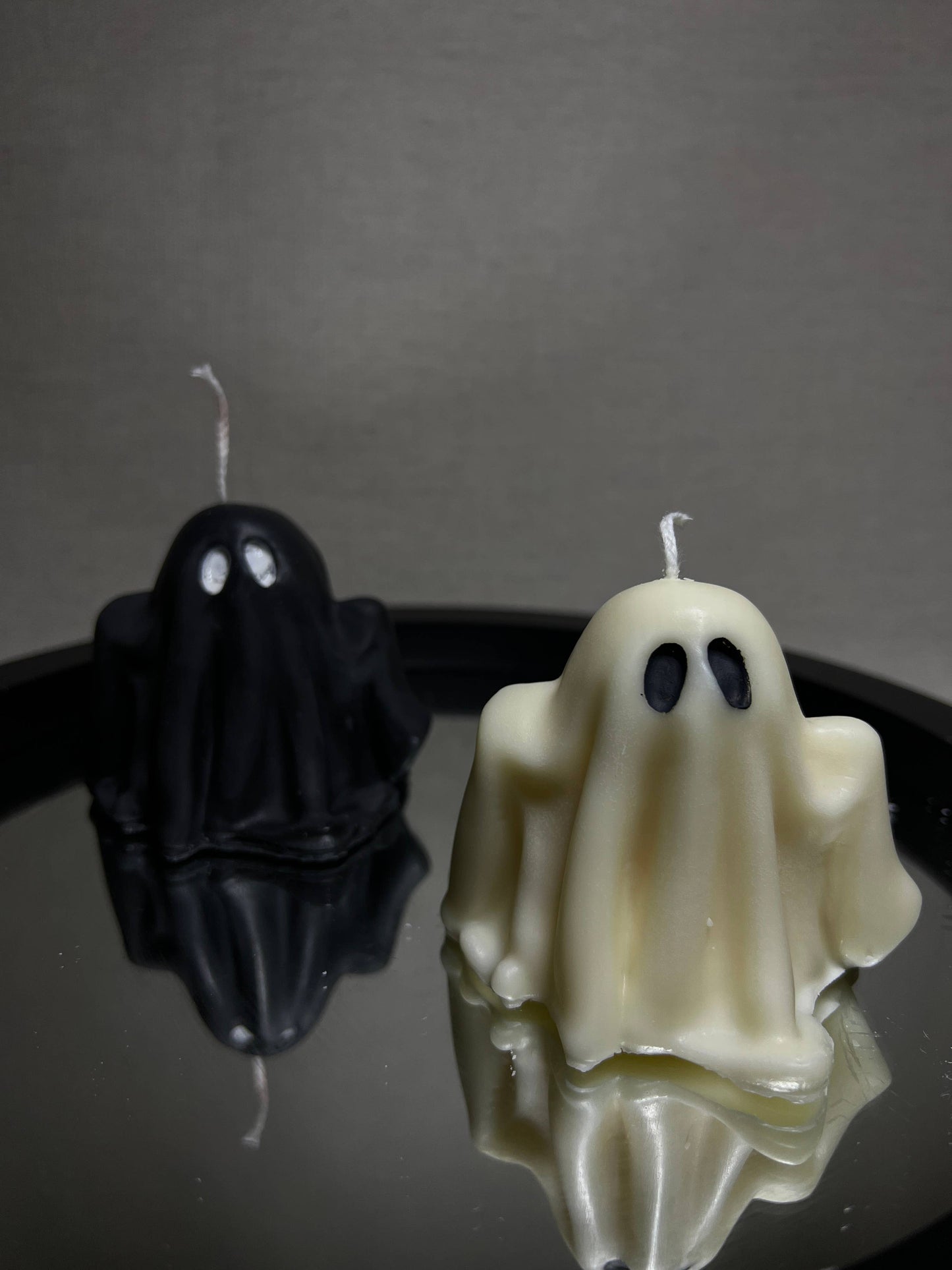 Spooky Spectral Charm: Cutie Ghost Soy Wax Candle - Sandalwood scent