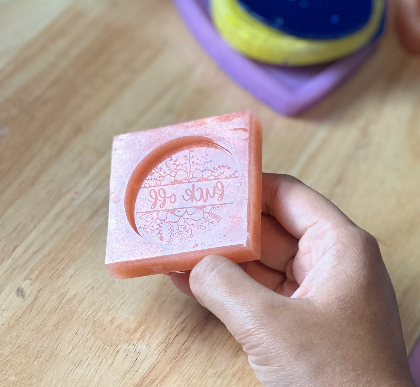 Destash mold - “fuck off” popsocket/keychain mold