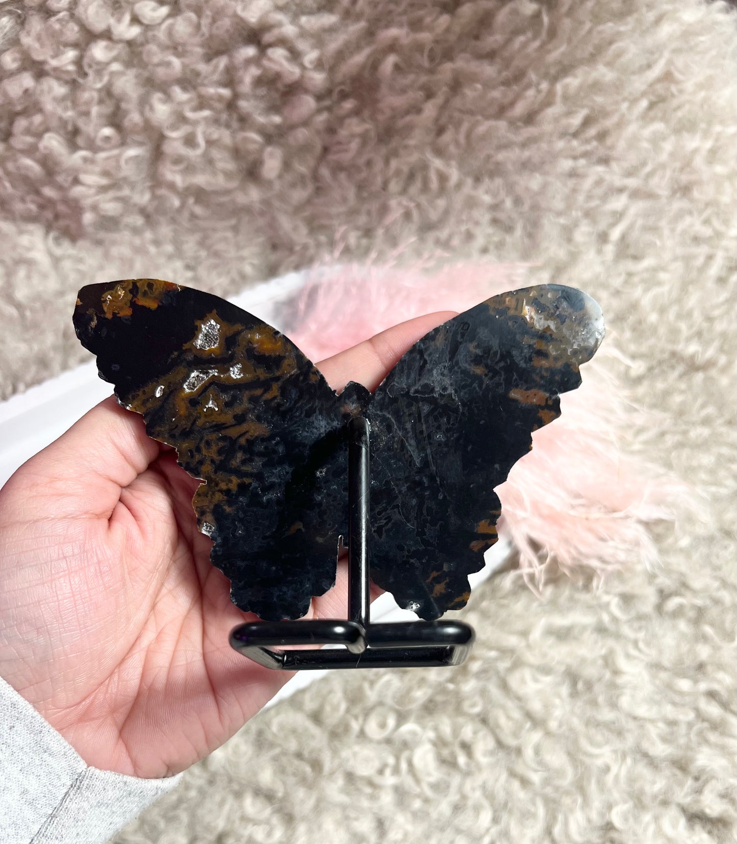 Butterfly agate slab on stand 75979