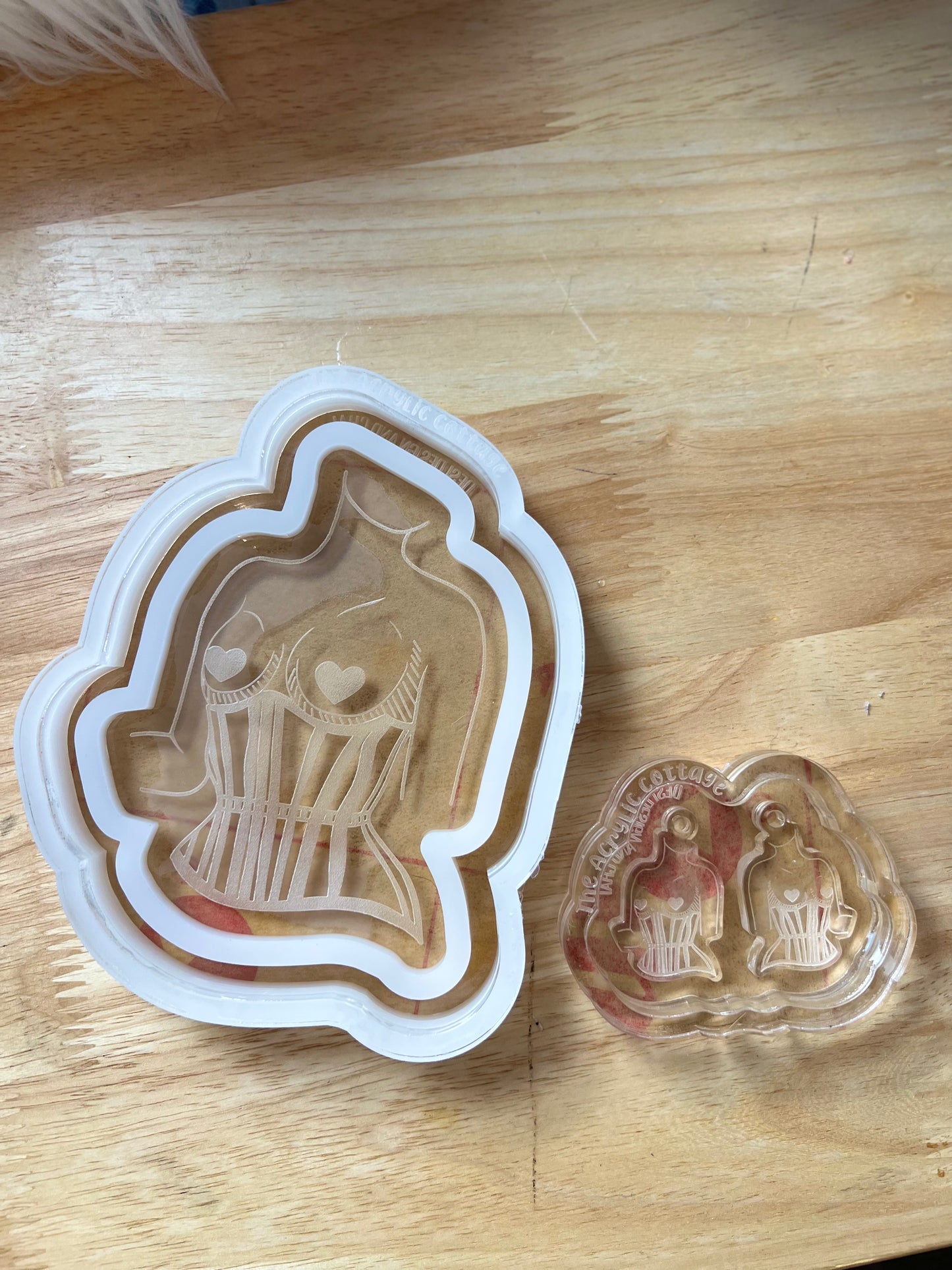 Queen of hearts tray and keychain/earring silicone molds