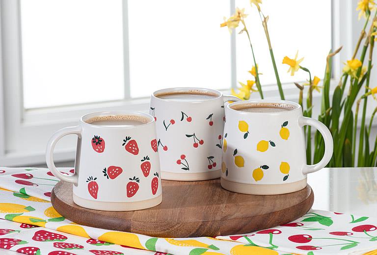 Wide Base Mug with Lemon