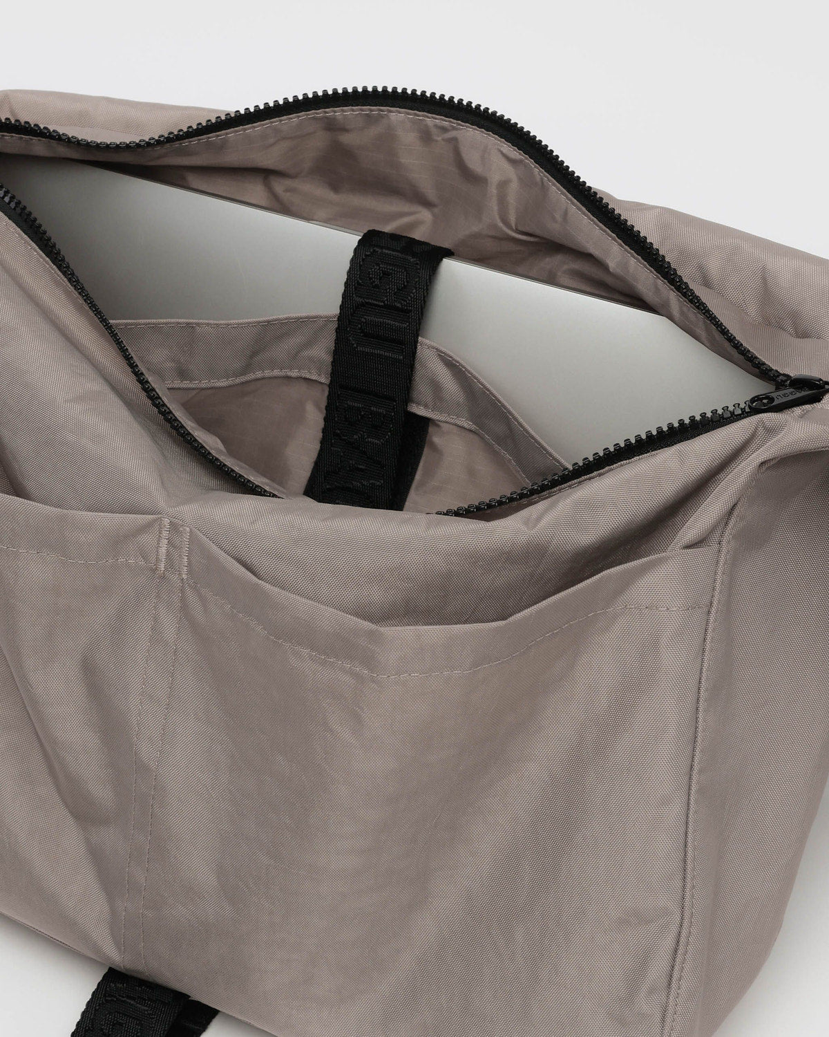 Baggu Nylon Messenger Bag - Dove