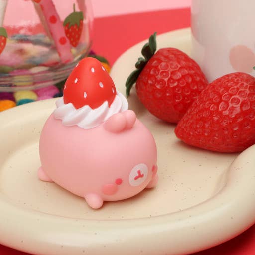 Molang loves strawberries Random Figure Box - Lucia's K-Wonderland