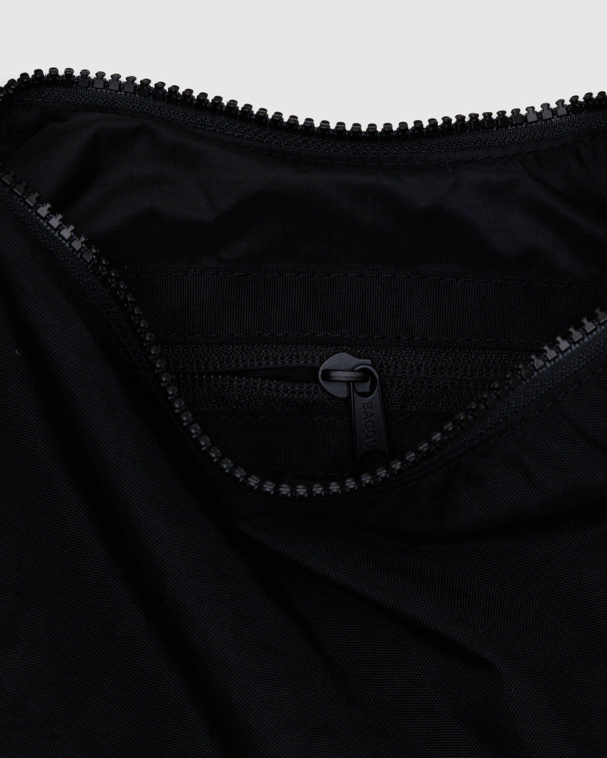 Baggu - Small Nylon Crescent Bag Black
