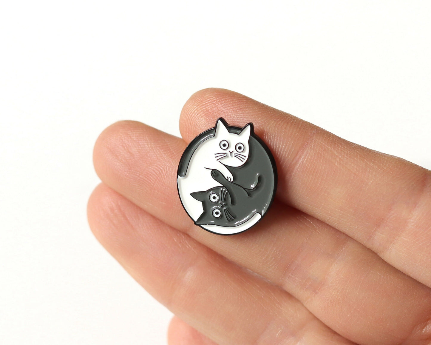 SPL E013 Yin Yang cats pin