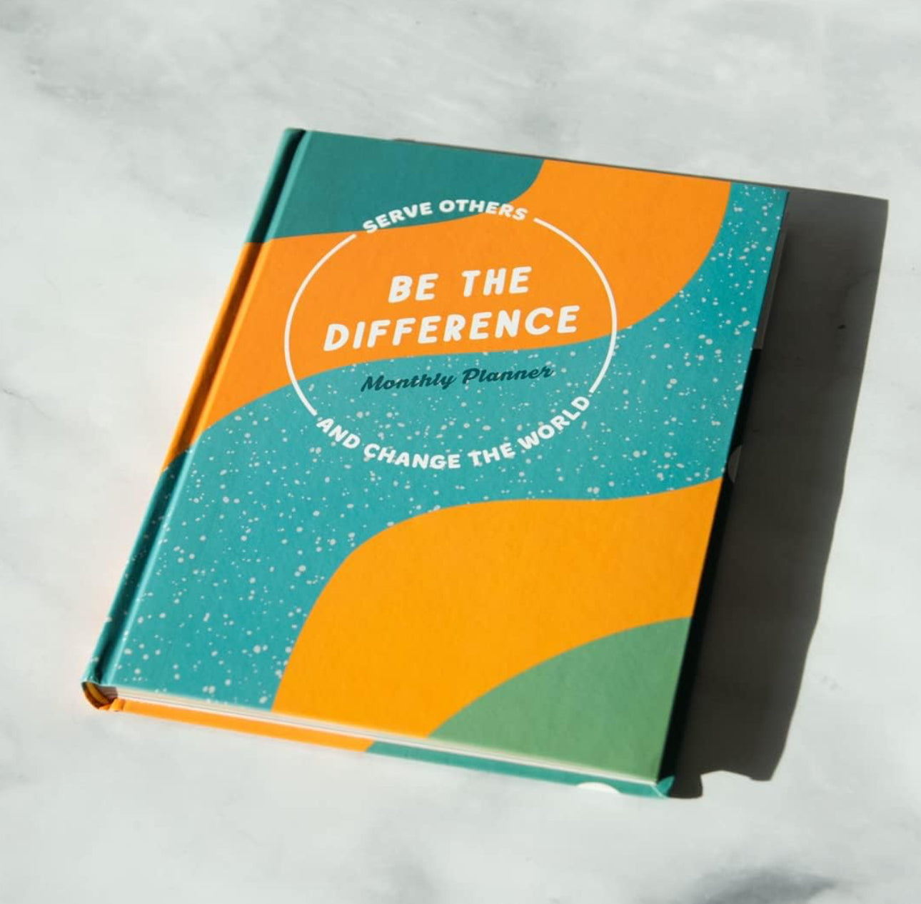 Be the Difference Monthly Planner: Serve Others and Change the World: A Guided Journal