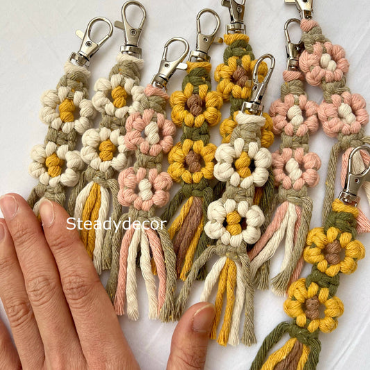 Mini flower keychain macrame, small boho floral keyring